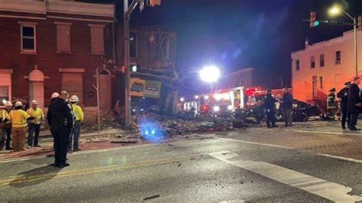 
1 Dead, 5 Injured After Stolen Car Driver Slams Into Building and Causes Collapse 