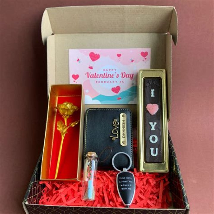 
5 best Valentine’s Day 2023 gift for him under $200 