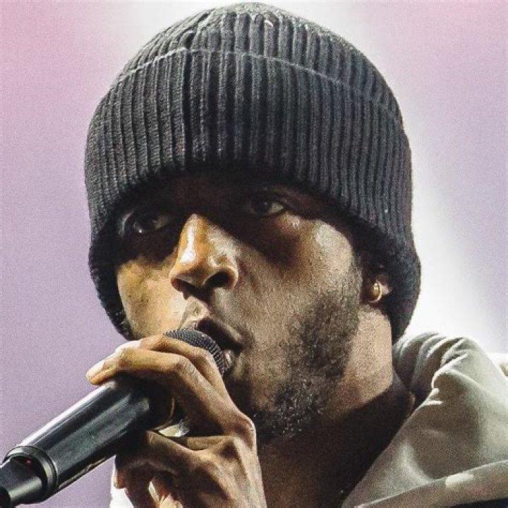 6lack Height, Weight, Net Worth, Age, Wiki, Who, Instagram, Biography