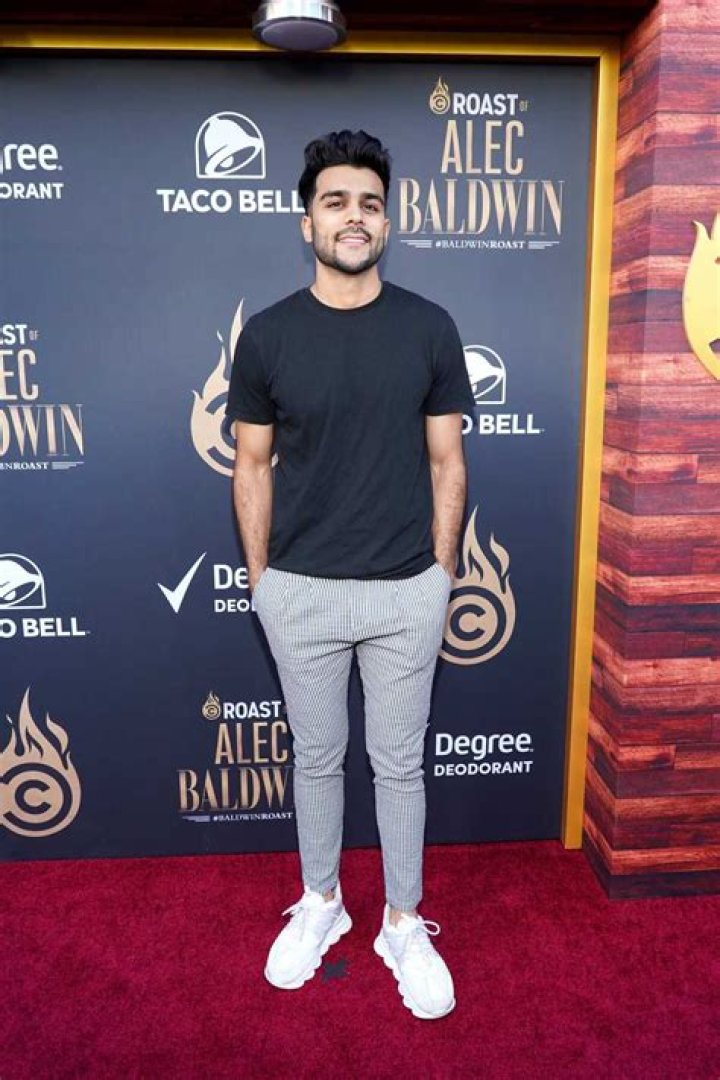 Adam Waheed Height, Weight, Net Worth, Age, Birthday, Wikipedia, Who, Nationality, Biography