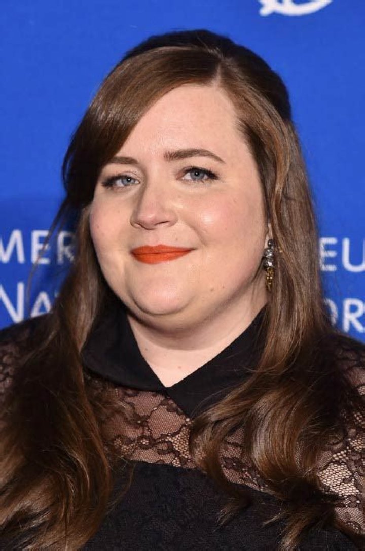 Aidy Bryant Height, Weight, Net Worth, Age, Birthday, Wikipedia, Who, Nationality, Biography