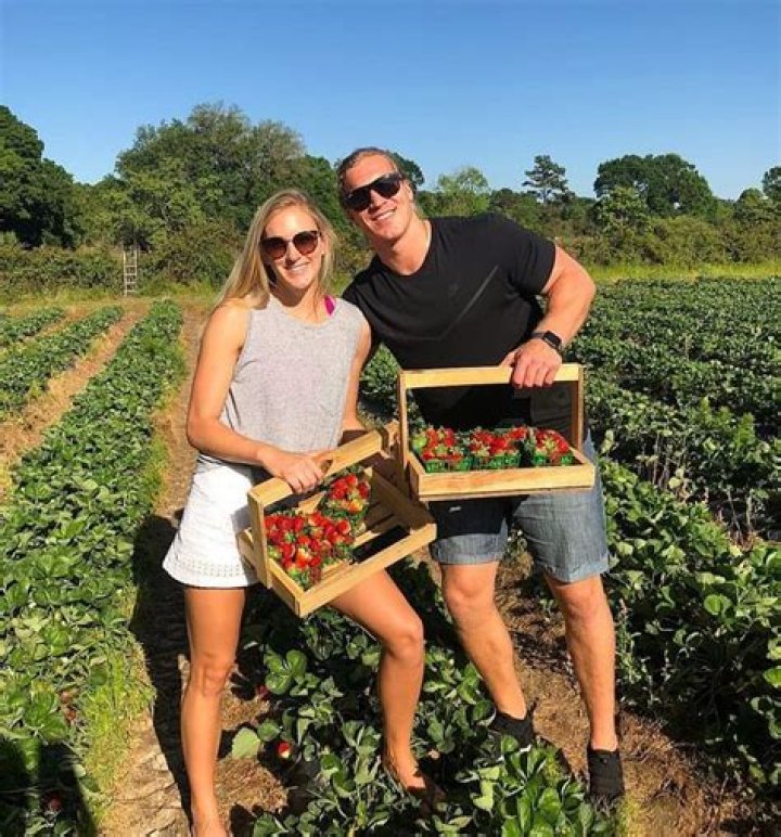 
Alex Anzalone Wife Lindsey Anzalone And Their Married Life 