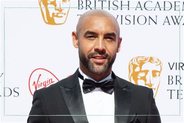
Alex Beresford Height, Weight, Net Worth, Age, Birthday, Wikipedia, Who, Nationality, Biography 