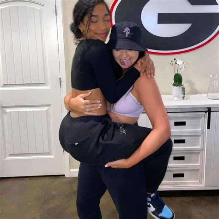 
Aliyahmarie aka – Aliyahm411 Biography, Age, Boyfriend, Height, Net Worth 