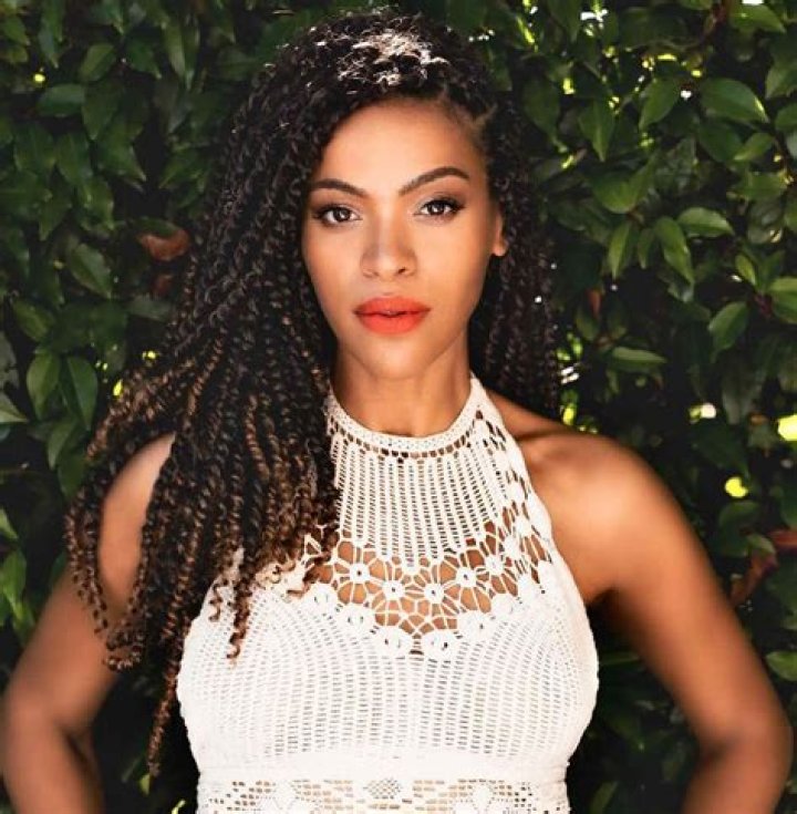 Alvina August Height, Weight, Net Worth, Age, Wiki, Who, Instagram, Biography