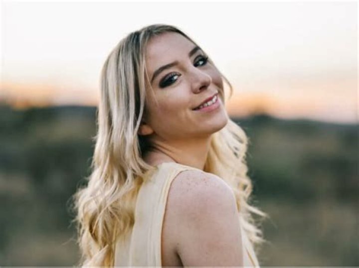 Alyssa Lazar Height, Weight, Net Worth, Age, Birthday, Wikipedia, Who, Nationality, Biography