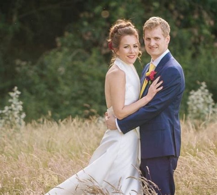 
Amanda Akass Height, Weight, Net Worth, Age, Birthday, Wikipedia, Who, Nationality, Biography 