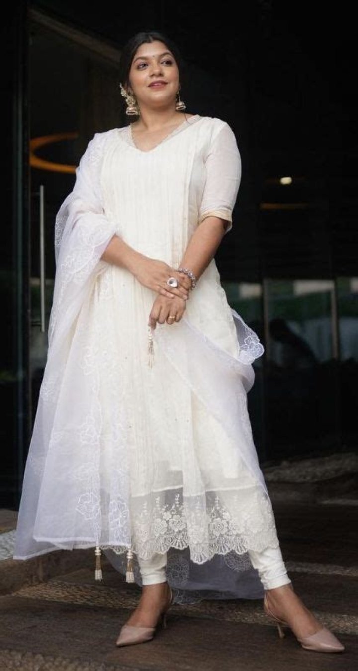 Aparna Kumar Height, Weight, Net Worth, Age, Birthday, Wikipedia, Who, Instagram, Biography