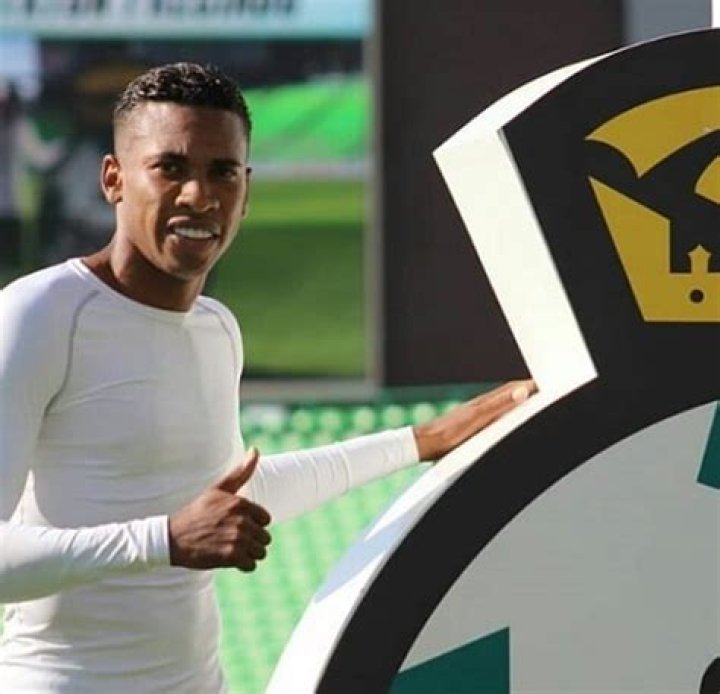 
Ayrton Preciado Height, Weight, Net Worth, Age, Birthday, Wikipedia, Who, Nationality, Biography 