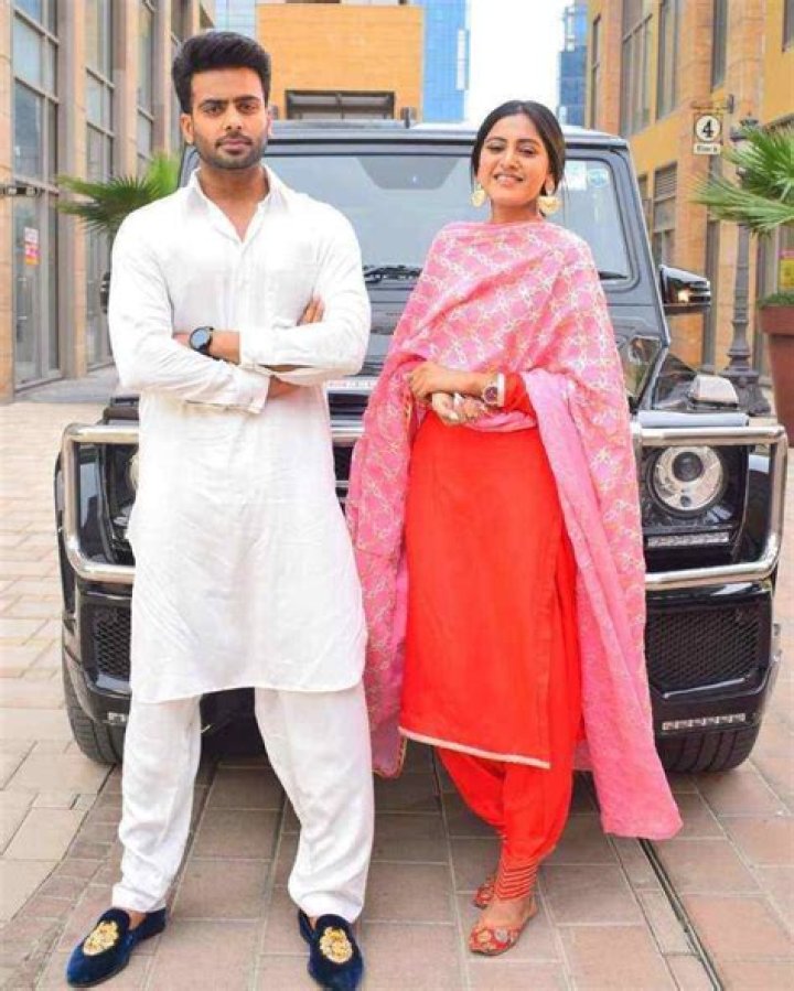 
Baani Sandhu Height, Weight, Net Worth, Age, Birthday, Wikipedia, Who, Nationality, Biography 