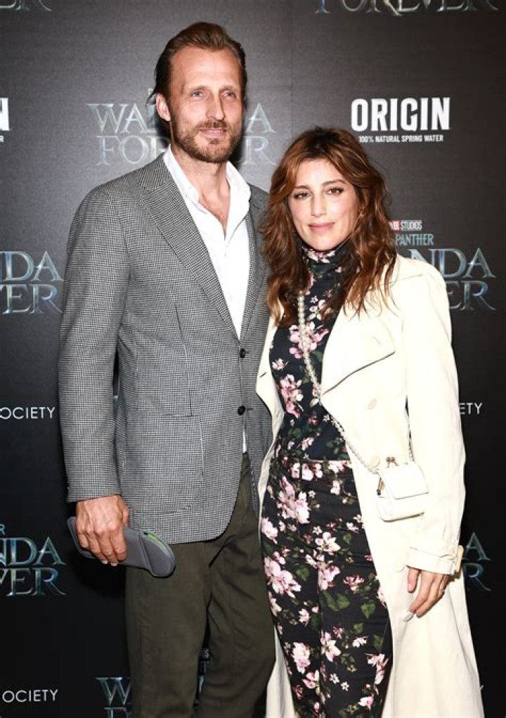 
Biography Who is Jennifer Esposito Husband? 