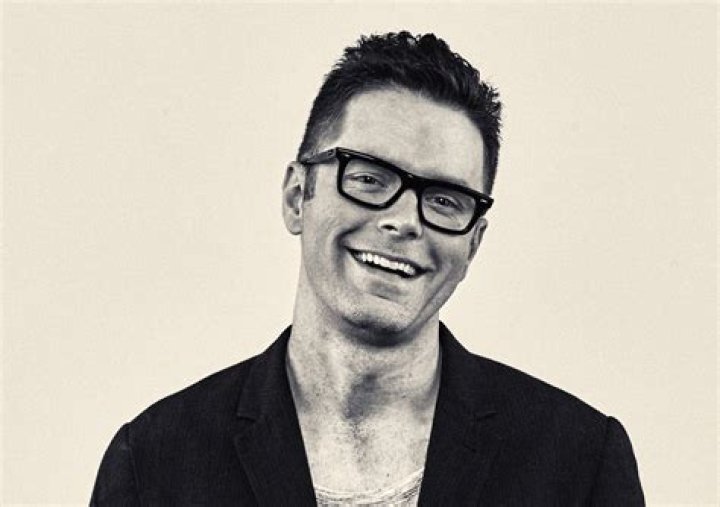 
Bobby Bones Height, Weight, Net Worth, Age, Birthday, Wikipedia, Who, Nationality, Biography 