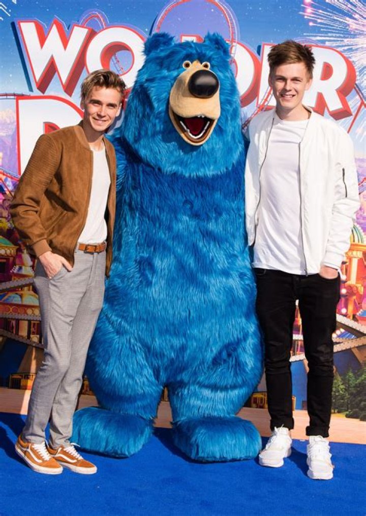 Caspar Lee Height, Weight, Net Worth, Age, Birthday, Wikipedia, Who, Instagram, Biography