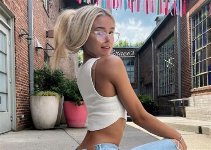 Clare Dunne Height, Weight, Net Worth, Age, Birthday, Wikipedia, Who, Instagram, Biography