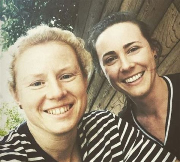 
Clare Polkinghorne Partner Elyse Nayler | Parents Age And Net Worth 