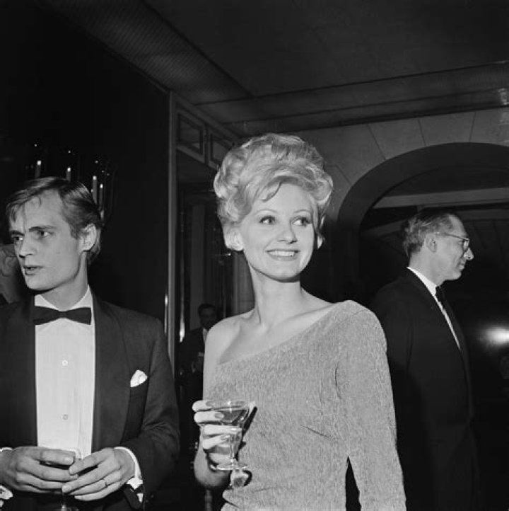 Crystal McCallum Height, Weight, Net Worth, Age, Birthday, Wikipedia, Who, Nationality, Biography