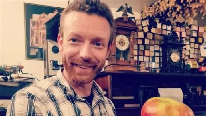 
David Burville Height, Weight, Net Worth, Age, Birthday, Wikipedia, Who, Instagram, Biography 