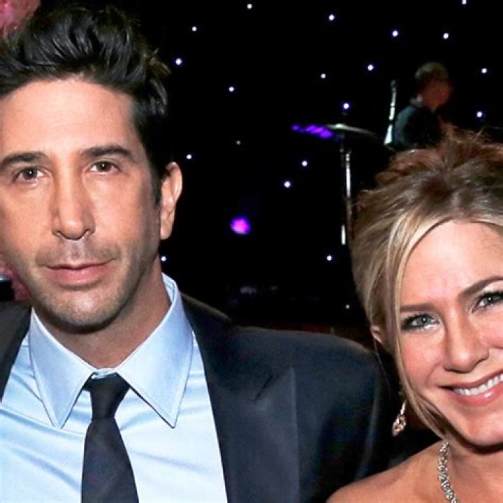 
David Schwimmer Teases Jennifer Aniston After Her Steamy Shower 