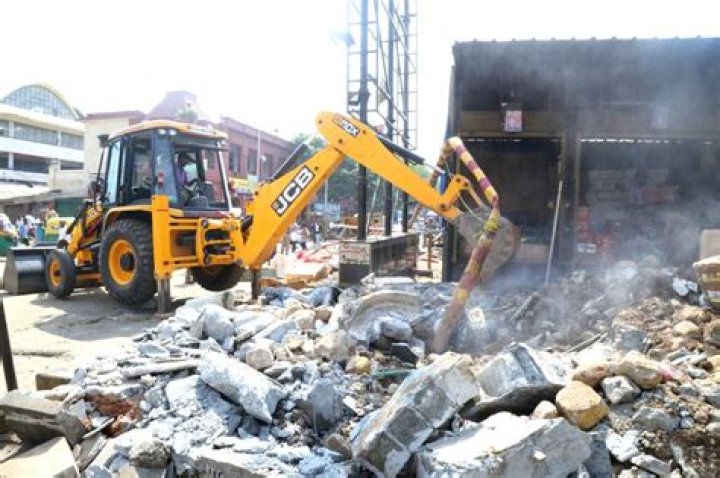 
Demolition drive resumes in B’luru after HC raps BBMP 
