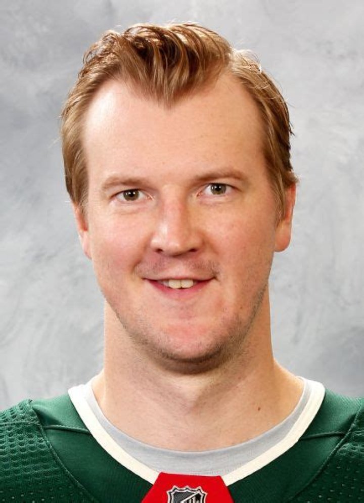 
Devan Dubnyk Height, Weight, Net Worth, Age, Birthday, Wikipedia, Who, Instagram, Biography 