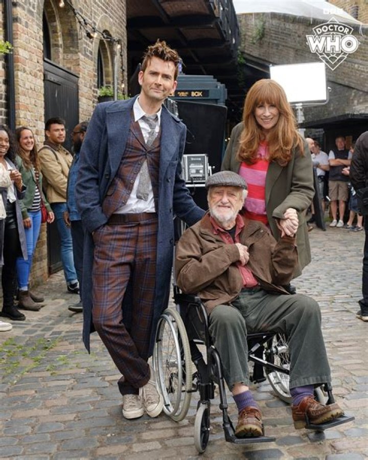 
Did Bernard Cribbins Have A Brother? Sisters Veronica And Kathleen – Is Wife Gillian Still Alive? 