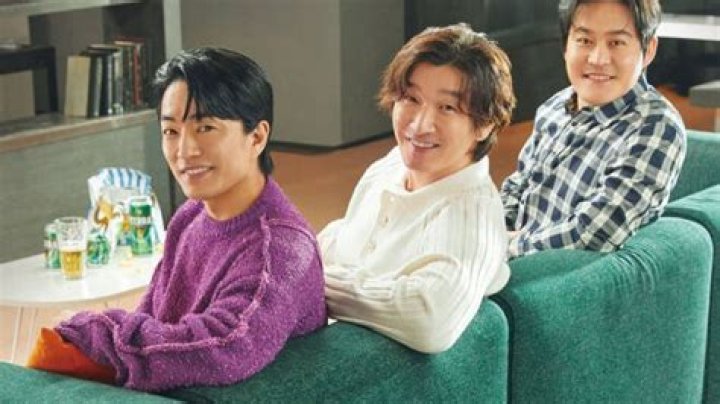 
Divorce Attorney Shin drops main poster featuring Cho Seung-woo in an intriguing new light 