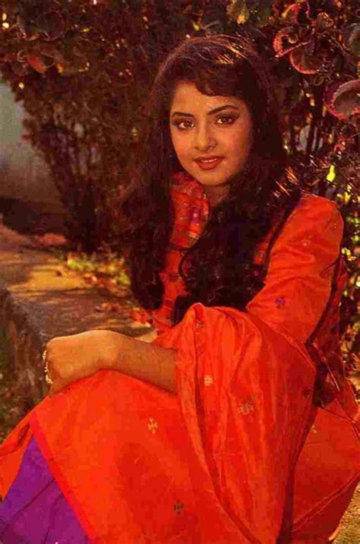 Divya Bharti Height, Weight, Net Worth, Age, Birthday, Wikipedia, Who, Instagram, Biography