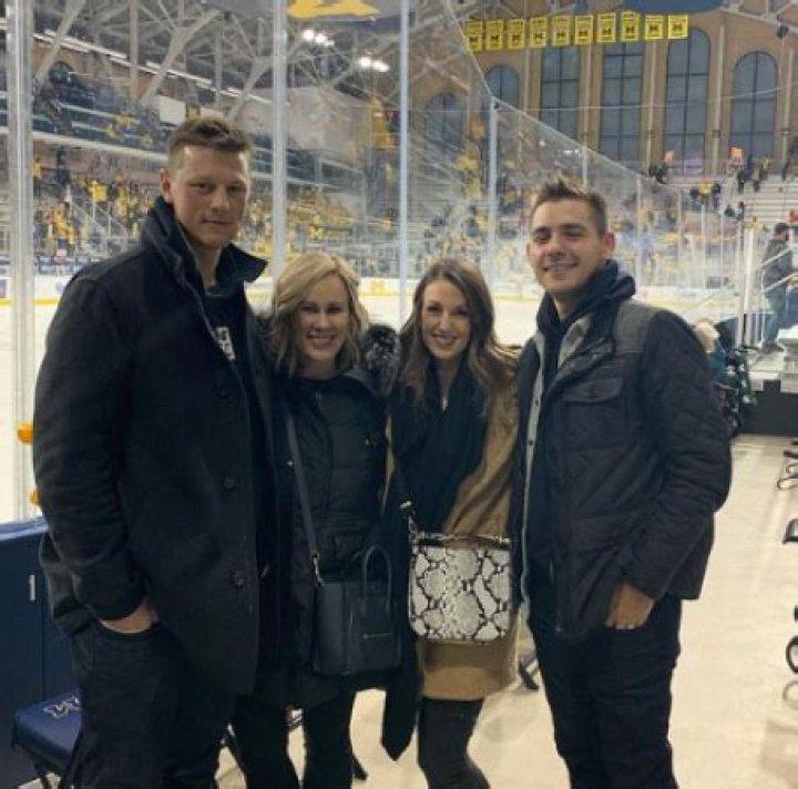 
DJ LeMahieu Past Relationships and Ex-Wife 