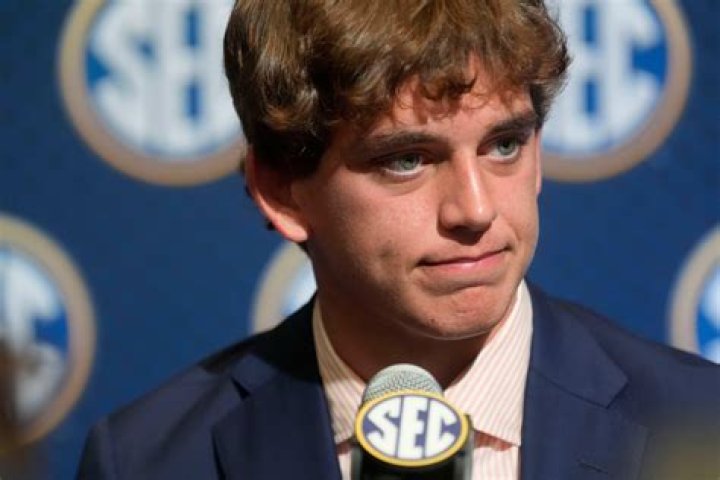 
Does Arch Manning Have A Girlfriend? Texas Transfer Leads To Questions About His Personal Life 