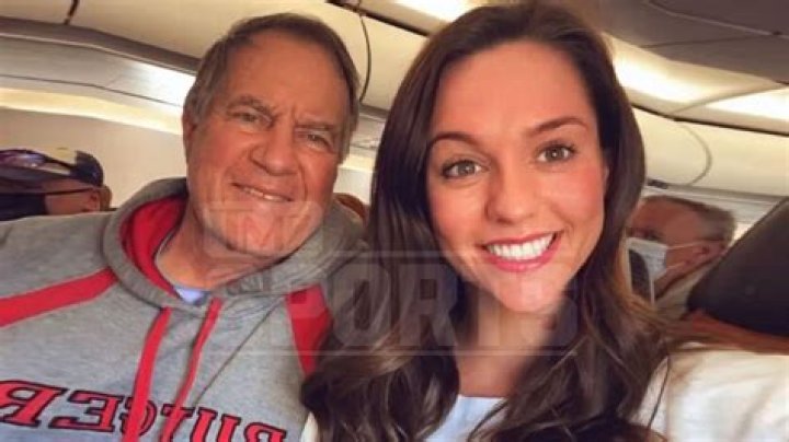 
Does Chris Mantis Have A Girlfriend? Meet The Parents Of The Basketball Forward 