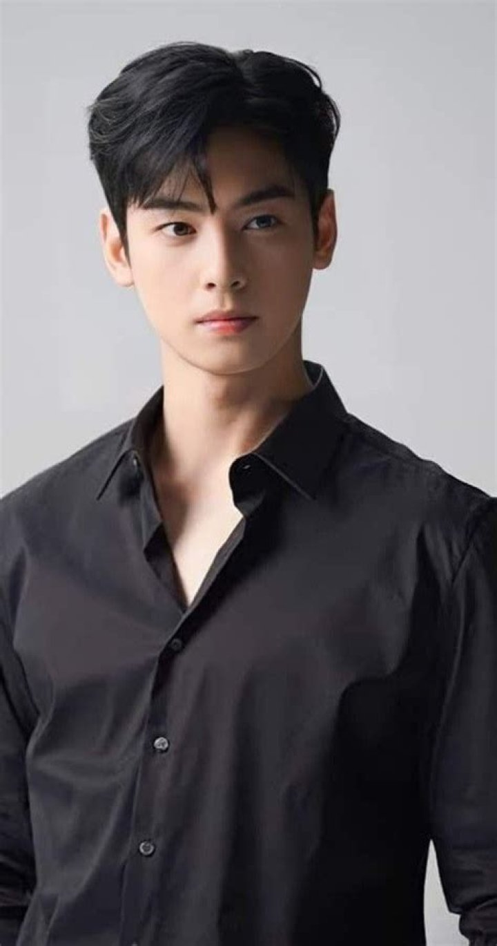 
Dong-min Lee Height, Weight, Net Worth, Age, Birthday, Wikipedia, Who, Instagram, Biography 