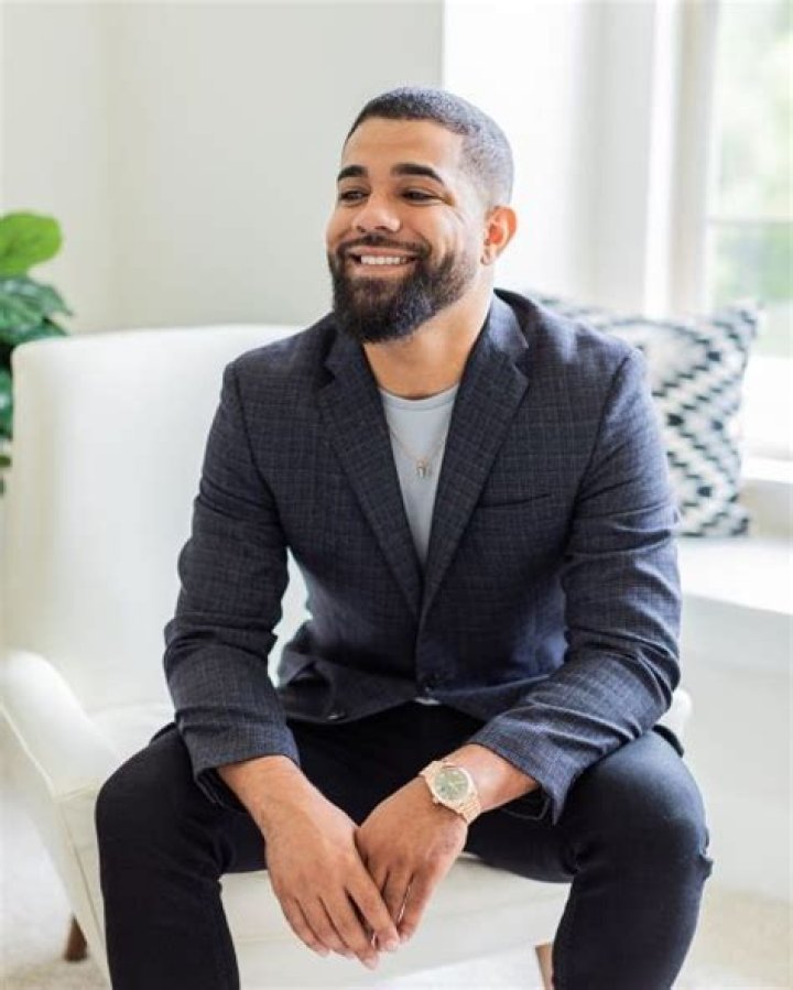 
Donovan Ruffin Height, Weight, Net Worth, Age, Birthday, Wikipedia, Who, Instagram, Biography 