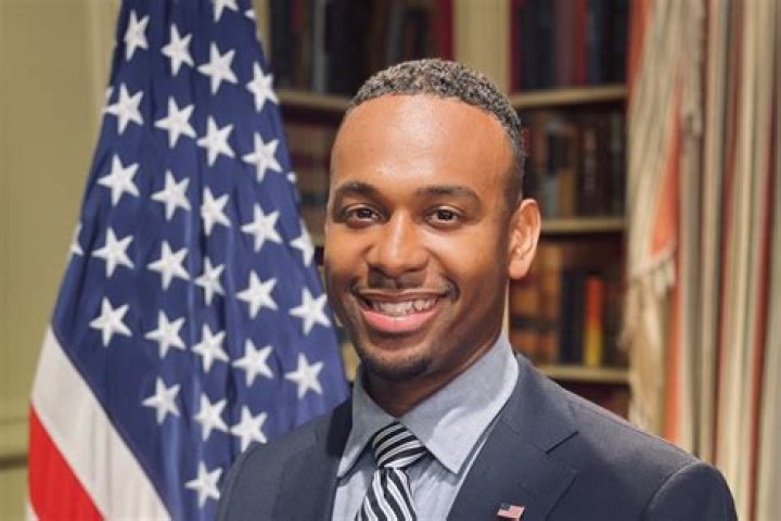 
Dr. Cameron Webb Height, Weight, Net Worth, Age, Birthday, Wikipedia, Who, Instagram, Biography 