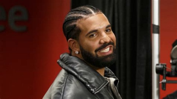 
Drake Tests Positive For COVID-19, Postpones Young Money Reunion Show 