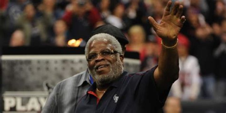 Earl Campbell has been married to his wife Reuna Smith since 1980