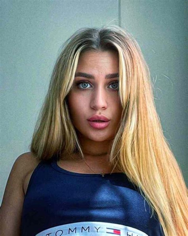 
Elinda San Height, Weight, Net Worth, Age, Birthday, Wikipedia, Who, Instagram, Biography 