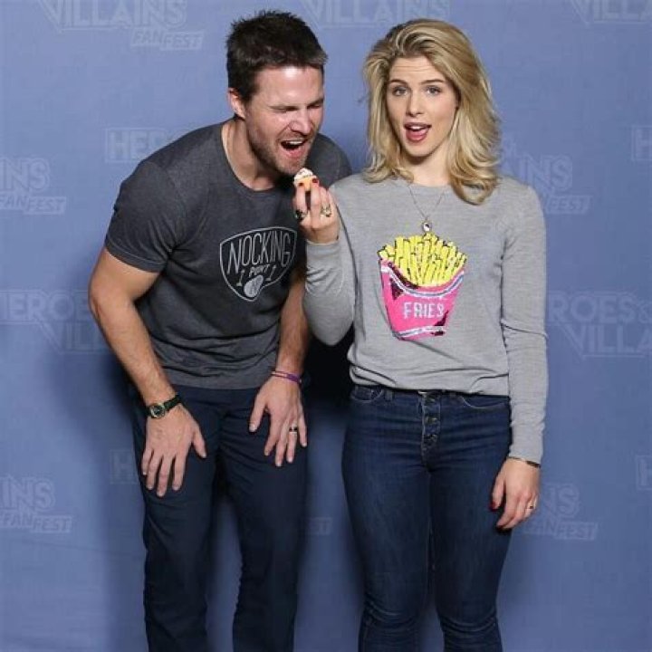 Emily Bett Rickards Height, Age, Boyfriend, Biography, Wiki, Net Worth