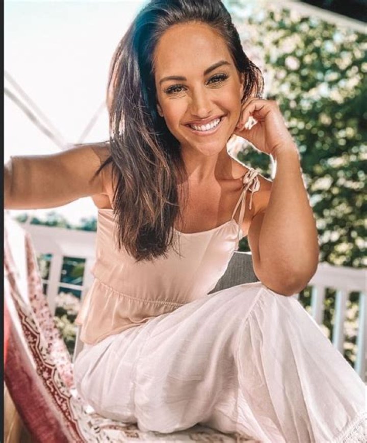 Emily Compagno Height, Weight, Net Worth, Age, Birthday, Wikipedia, Who, Nationality, Biography