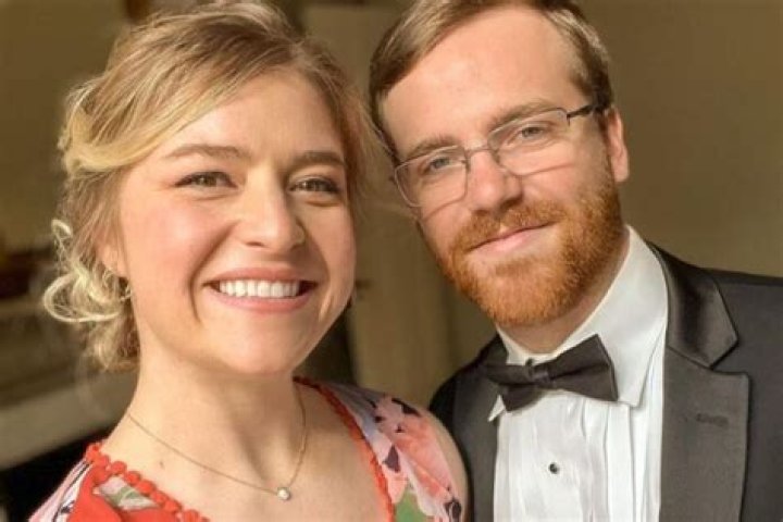 Emily Sonnett Biography: Boyfriend or Girlfriend, Family, Salary & Net Worth