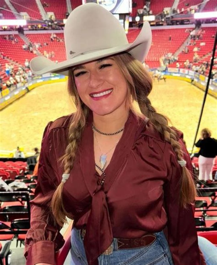 Emmie Sperandeo Height, Weight, Net Worth, Age, Birthday, Wikipedia, Who, Instagram, Biography