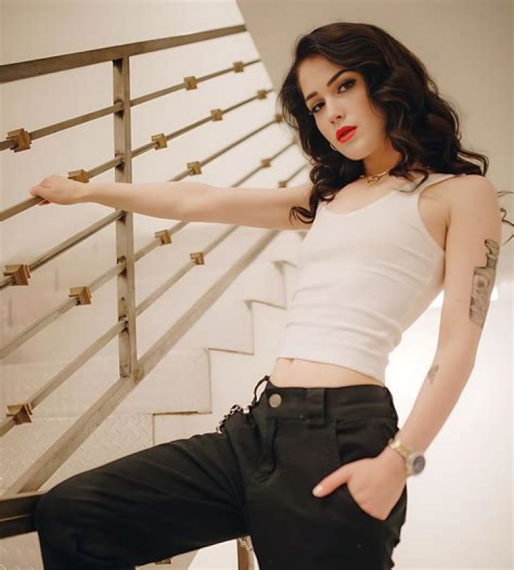 
Evelyn Claire Height, Weight, Net Worth, Age, Birthday, Wikipedia, Who, Instagram, Biography 