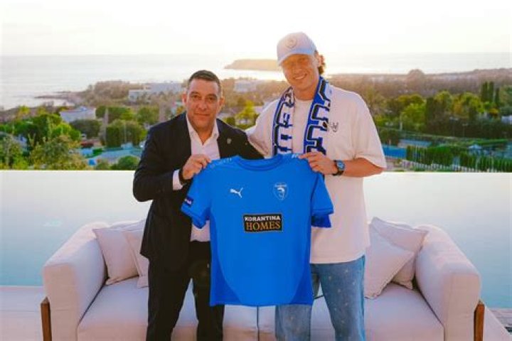 
Everything We Know About Isabelle Moreira Marinho – David Luiz’s Sister 