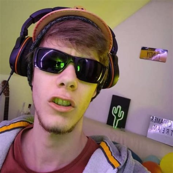 
Floris Damen – Fundy Height, Weight, Net Worth, Age, Birthday, Wikipedia, Who, Nationality, Biography 