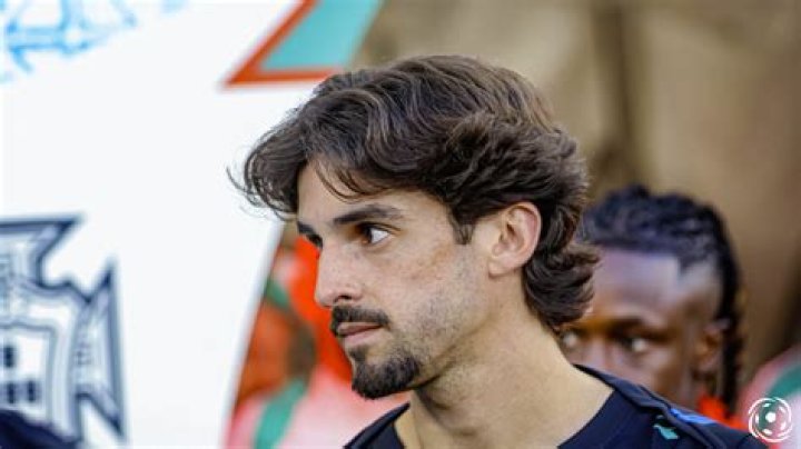 
Francisco Trincao Height, Weight, Net Worth, Age, Birthday, Wikipedia, Who, Nationality, Biography 