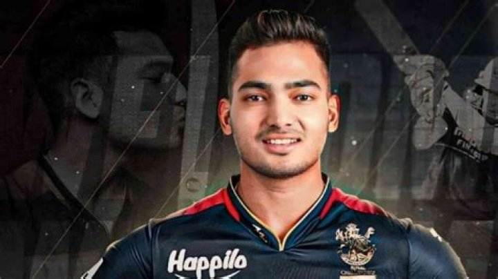 
Gargi Rawat Height, Weight, Net Worth, Age, Birthday, Wikipedia, Who, Nationality, Biography 