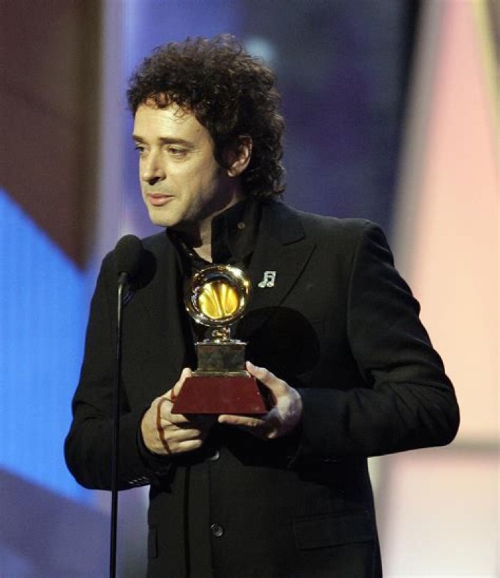 
Gustavo Cerati Height, Weight, Net Worth, Age, Birthday, Wikipedia, Who, Nationality, Biography 