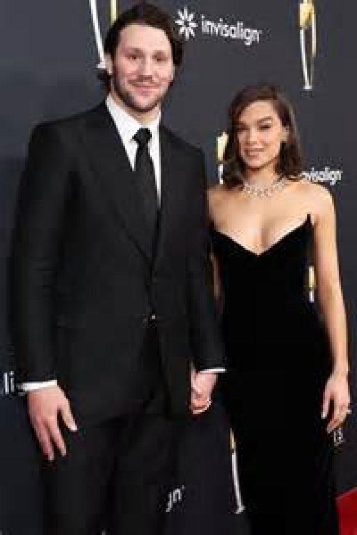 Hailee Steinfeld Boyfriend: Relationship Timeline With Niall Horan