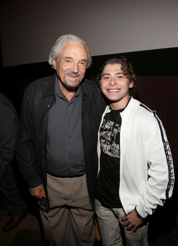 Hal Linden Height, Weight, Net Worth, Age, Birthday, Wikipedia, Who, Nationality, Biography