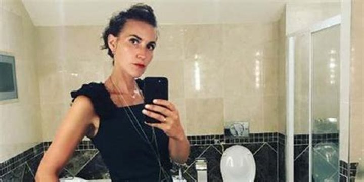 
Honey Hollman Height, Weight, Net Worth, Age, Birthday, Wikipedia, Who, Nationality, Biography 