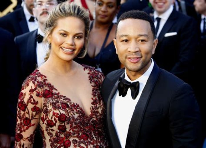 
How Much Weight Has Chrissy Teigen Lost? What Does She Eat In Her Diet? 